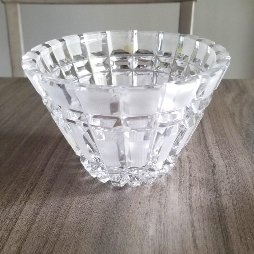 Vintage Oblong Etched 24% Lead Crystal Bowl